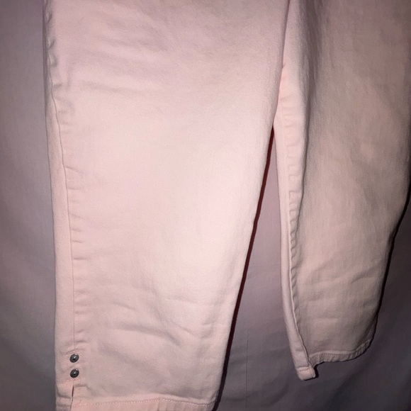 Gloria Vanderbilt Pink Cropped Ankle Jeans - Picture 4 of 11